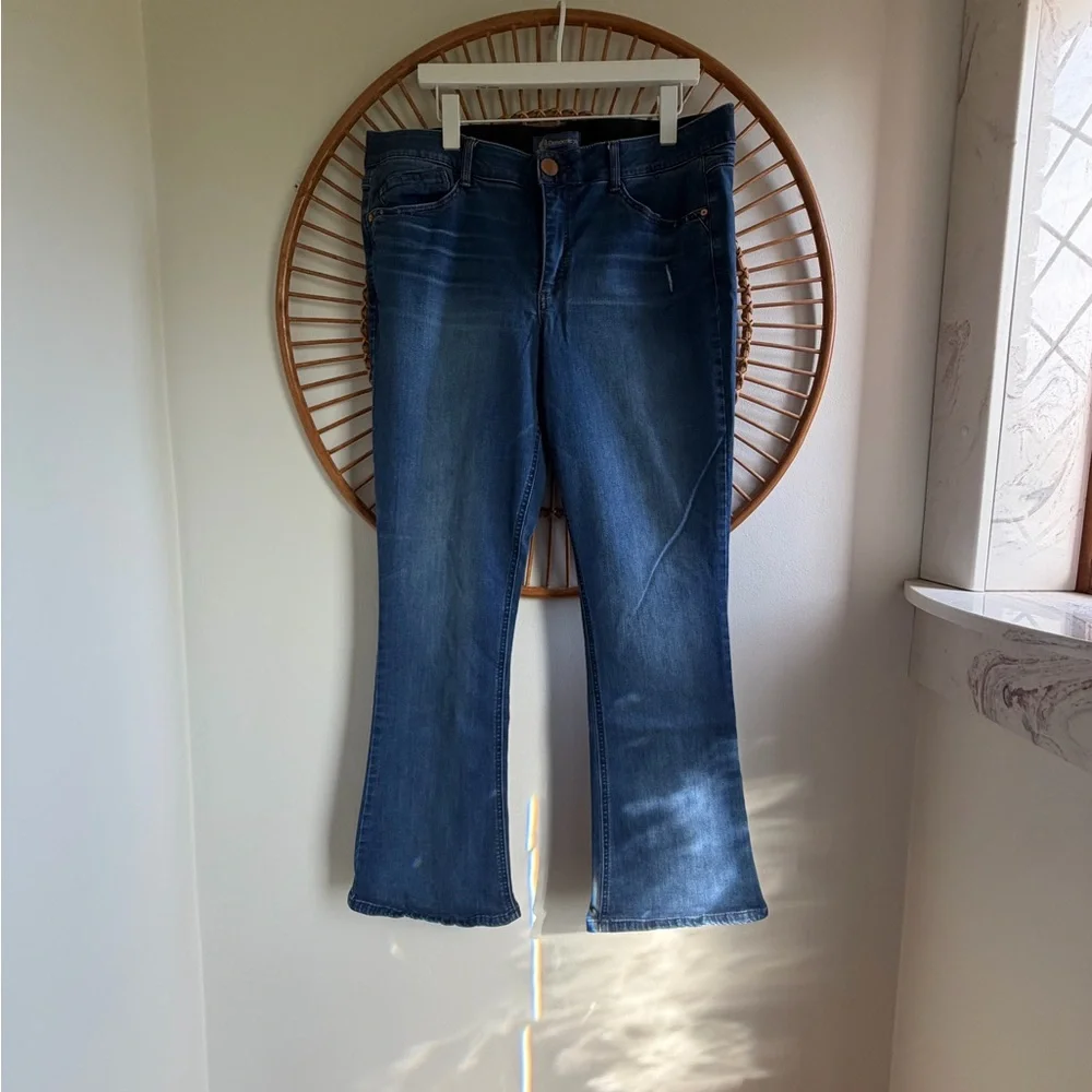Democracy Women’s Bootcut Jeans - Picture 1 of 6
